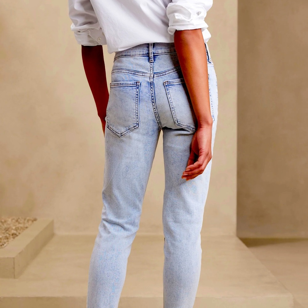 New!! Banana Republic distressed jeans!!